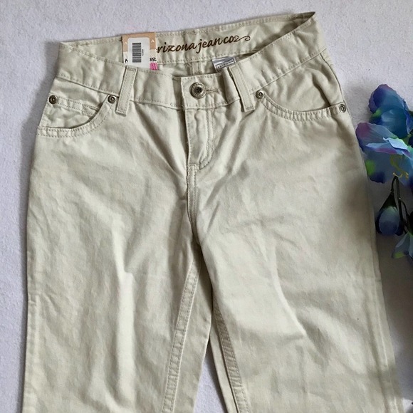 Arizona Jean Co. NWOT Cream Boot Cut Jeans Girls 12 Slim - Picture 2 of 9